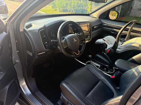 MITSUBISHI-OUTLANDER-2018
