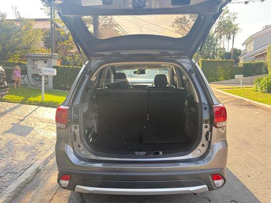 MITSUBISHI-OUTLANDER-2.0 COMFORT 16V GASOLINA 4P AUTOMÁTICO MITSUBISHI-OUTLANDER-2018