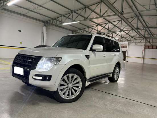 MITSUBISHI-PAJERO-3.2 HPE S 4X4 7 LUGARES 16V TURBO INTERCOOLER DIESEL 4P AUTOMÁTICO MITSUBISHI-PAJERO-2015