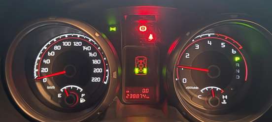 MITSUBISHI-PAJERO-2015