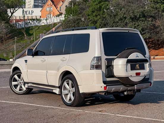 MITSUBISHI-PAJERO FULL-2013