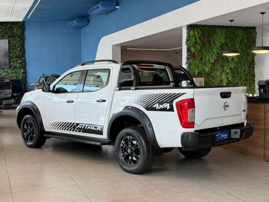 NISSAN-FRONTIER-2024