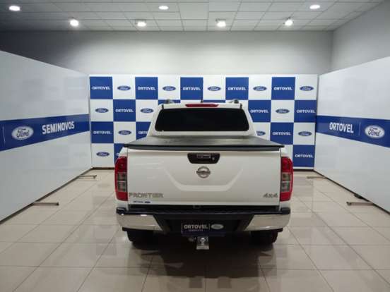 NISSAN-FRONTIER-2017