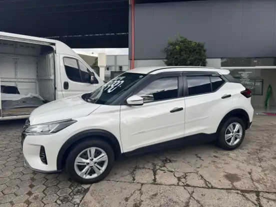NISSAN-KICKS-2023