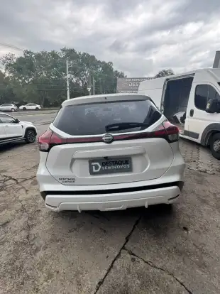 NISSAN-KICKS-2023
