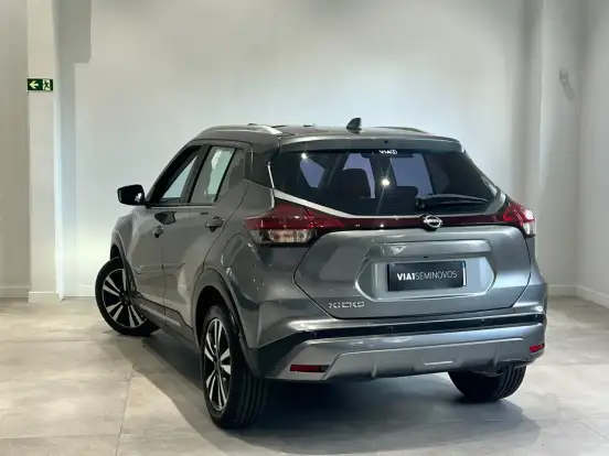 NISSAN-KICKS-2023