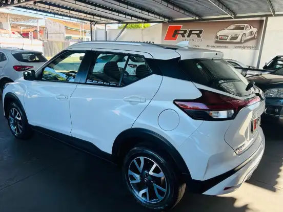 NISSAN-KICKS-2023