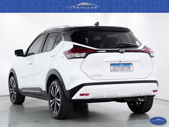 NISSAN-KICKS-2023