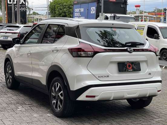 NISSAN-KICKS-2023