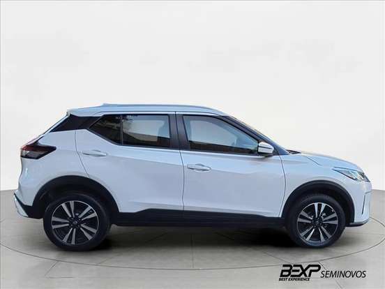 NISSAN-KICKS PLAY-2025