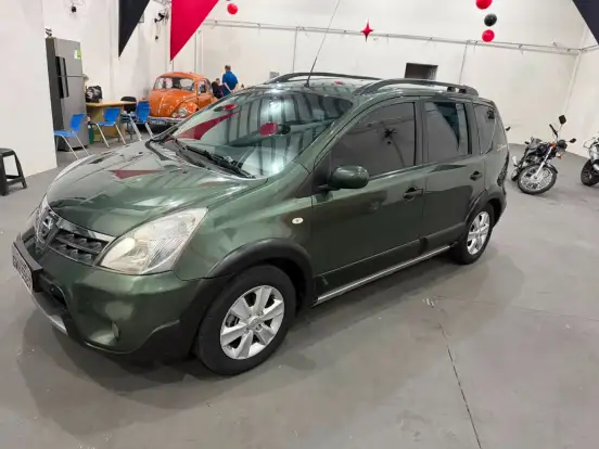 NISSAN-LIVINA-2012