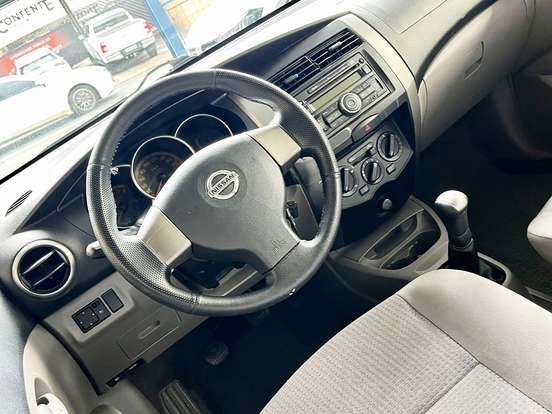 NISSAN-LIVINA-1.6 SL 16V FLEX 4P MANUAL NISSAN-LIVINA-2009