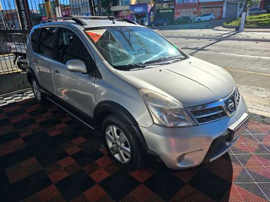 NISSAN-LIVINA-2014