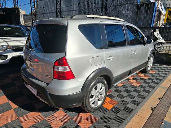 NISSAN-LIVINA-2014