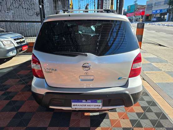 NISSAN-LIVINA-2014