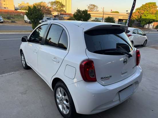 NISSAN-MARCH-1.6 SV 16V FLEX 4P XTRONIC NISSAN-MARCH-2016