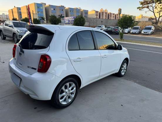 NISSAN-MARCH-1.6 SV 16V FLEX 4P XTRONIC NISSAN-MARCH-2016