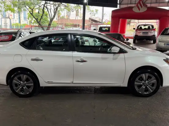 NISSAN-SENTRA-2.0 SV 16V FLEXSTART 4P AUTOMÁTICO NISSAN-SENTRA-2018