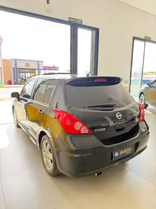NISSAN-TIIDA-2011