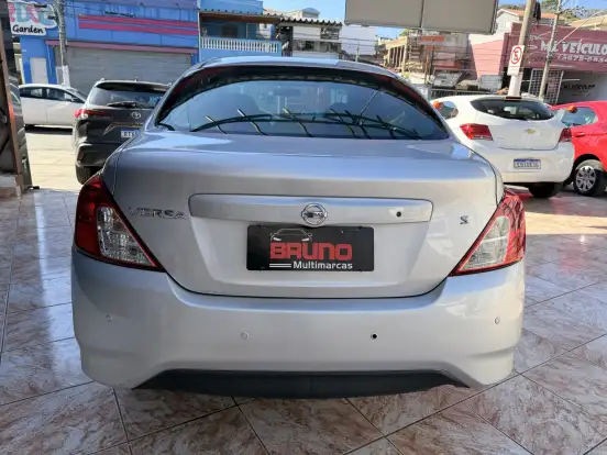 NISSAN-VERSA-2018