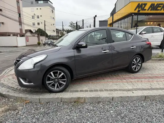 NISSAN-VERSA-2019