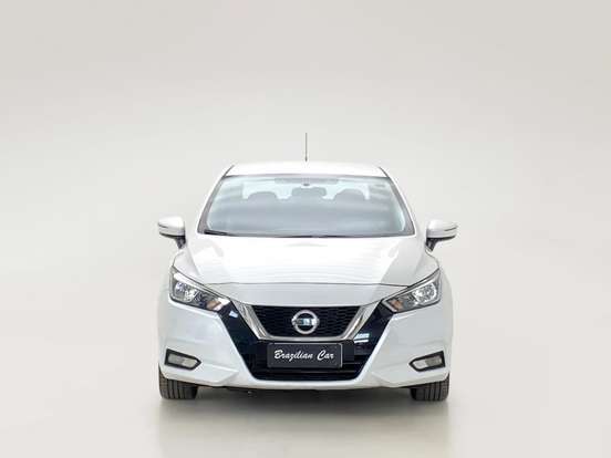 NISSAN-VERSA-2021