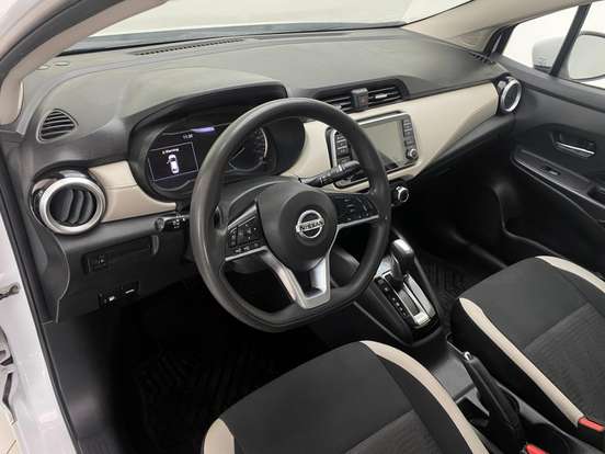 NISSAN-VERSA-2021