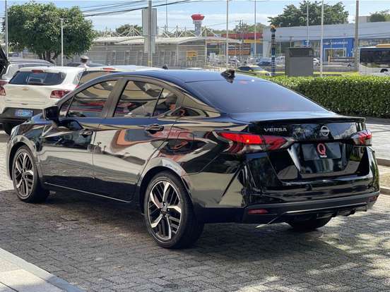 NISSAN-VERSA-2024