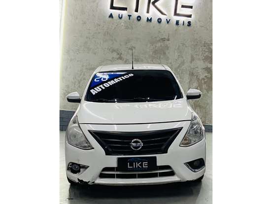 NISSAN-VERSA-2019