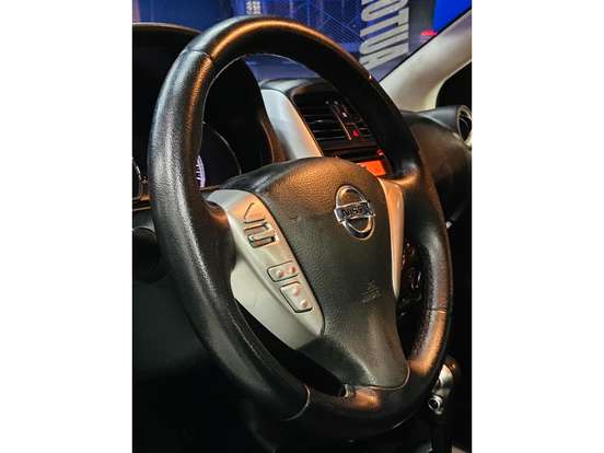 NISSAN-VERSA-2019