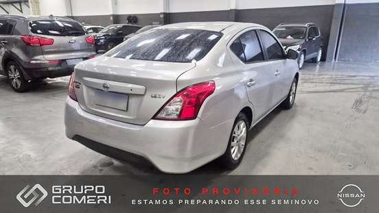 NISSAN-VERSA-2019