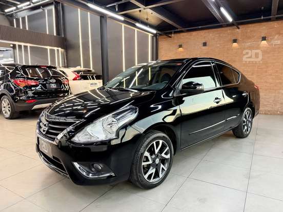 NISSAN-VERSA-2017