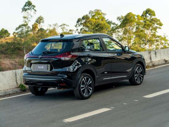 NISSAN-KICKS-2023