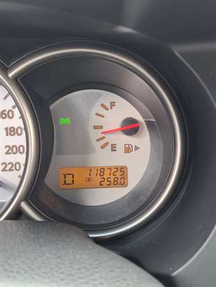 NISSAN-LIVINA-2012