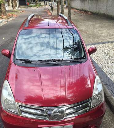 NISSAN-LIVINA-2012