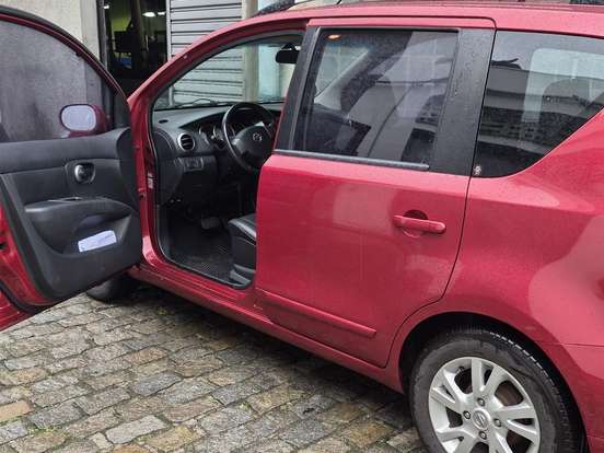 NISSAN-LIVINA-1.8 SL 16V FLEX 4P AUTOMÁTICO NISSAN-LIVINA-2012