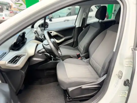 PEUGEOT-2008-2020