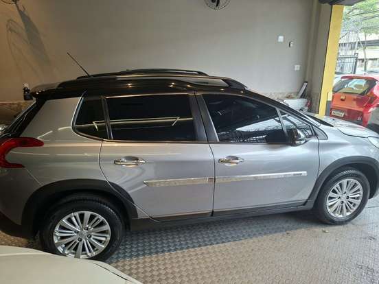 PEUGEOT-2008-2022