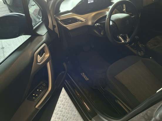 PEUGEOT-2008-2022