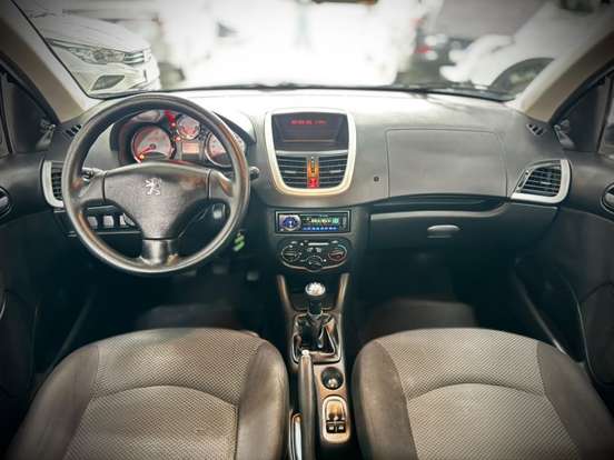 PEUGEOT-207-2011