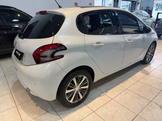 PEUGEOT-208-1.6 GRIFFE 16V FLEX 4P AUTOMÁTICO PEUGEOT-208-2018