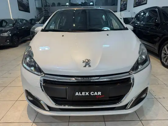 PEUGEOT-208-2018