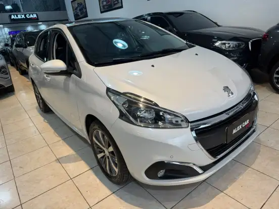 PEUGEOT-208-2018