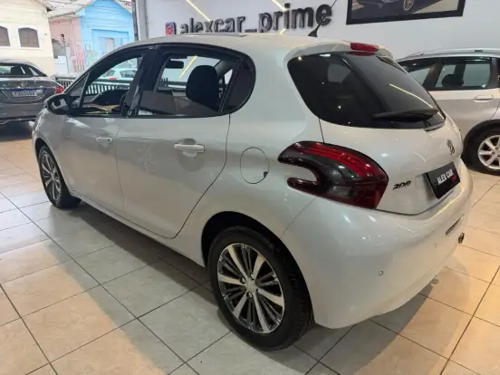 PEUGEOT-208-1.6 GRIFFE 16V FLEX 4P AUTOMÁTICO PEUGEOT-208-2018