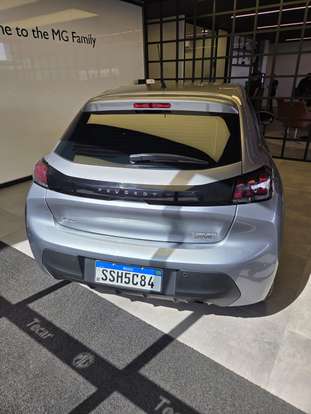 PEUGEOT-208-2023