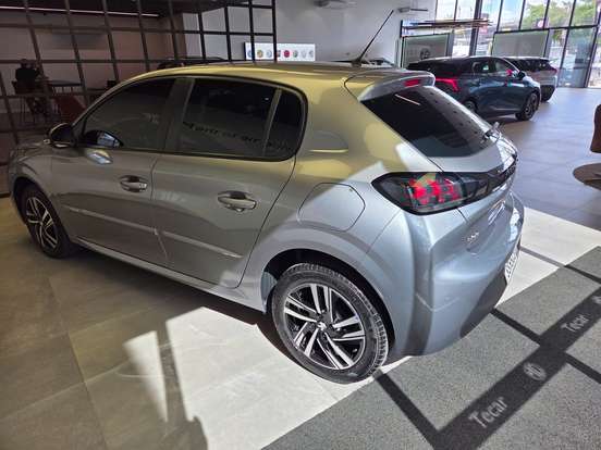 PEUGEOT-208-2023