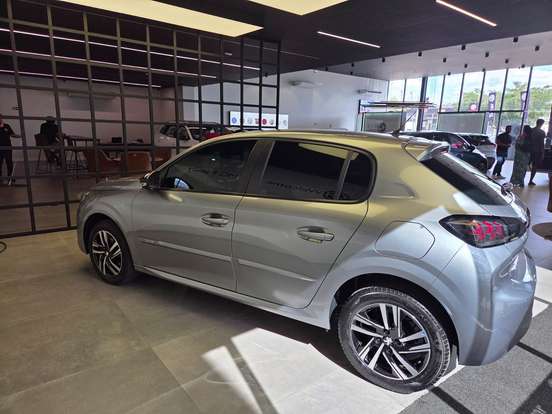 PEUGEOT-208-2023