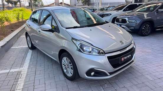 PEUGEOT-208-2019