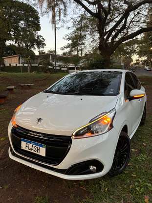 PEUGEOT-208-2019