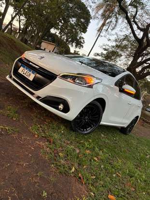 PEUGEOT-208-2019